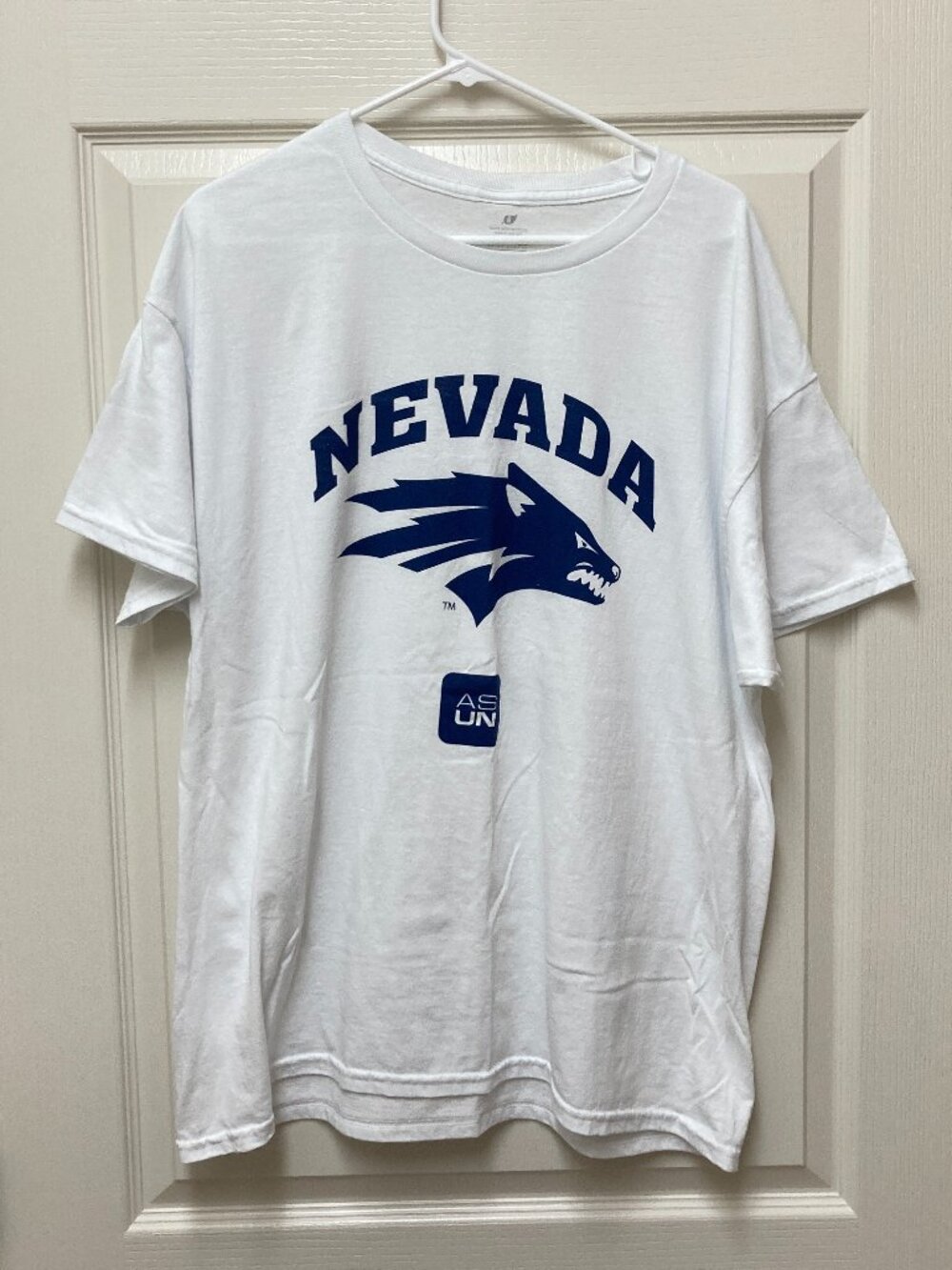 University Of Nevada Wolf Pack White Short Sleeve T-Shirt Size XL ASUN NCAA